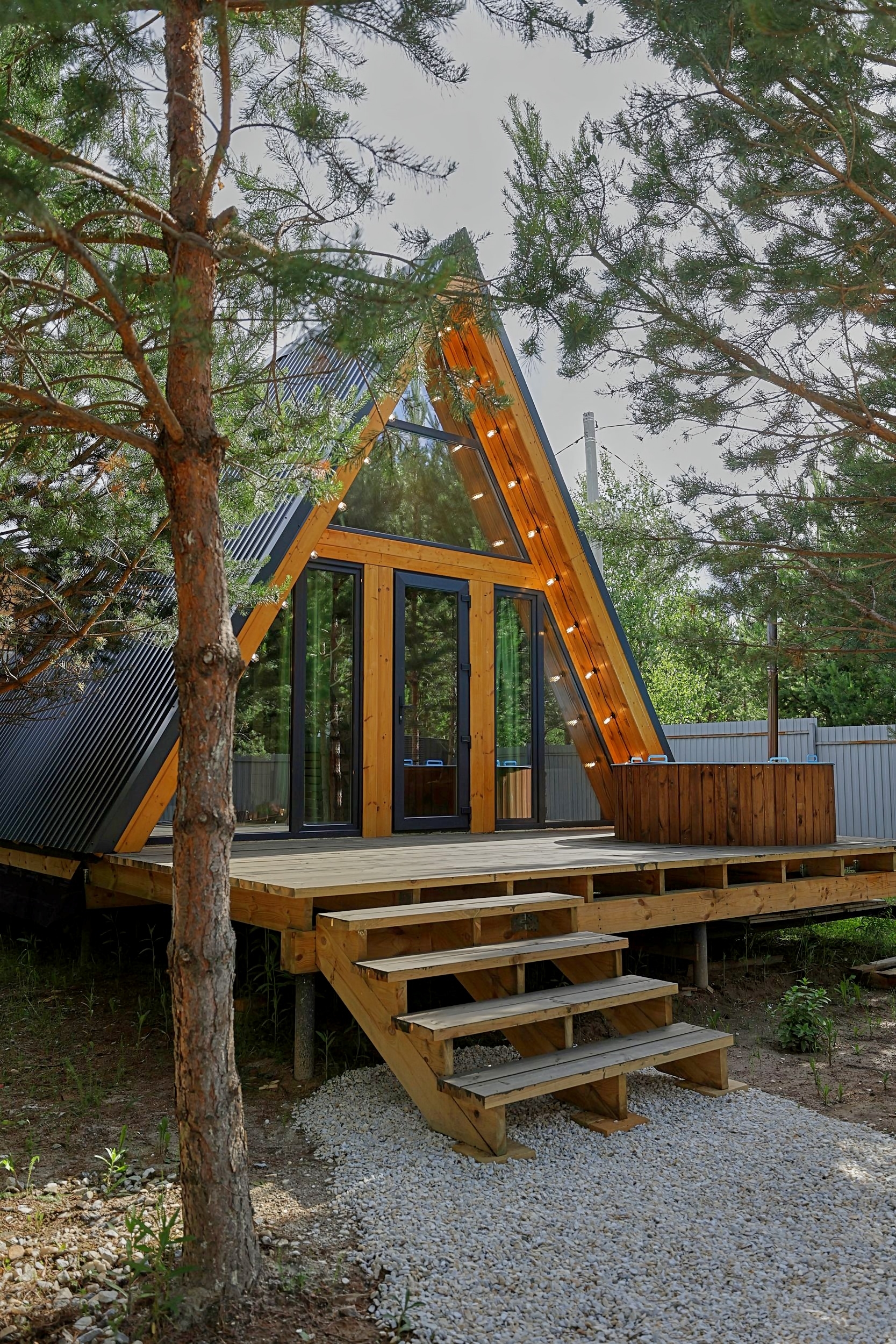 A-frame дом днём с банным чаном